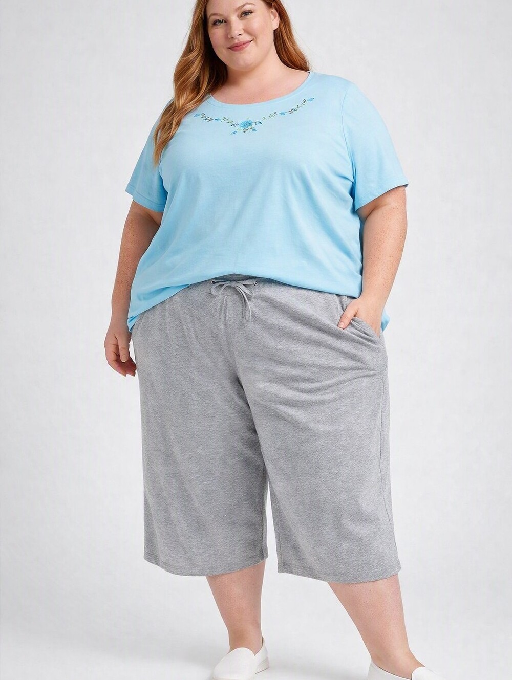Women’s Plus Size New 28W Blue Floral Tee & Long Gray Lounge Shorts Set